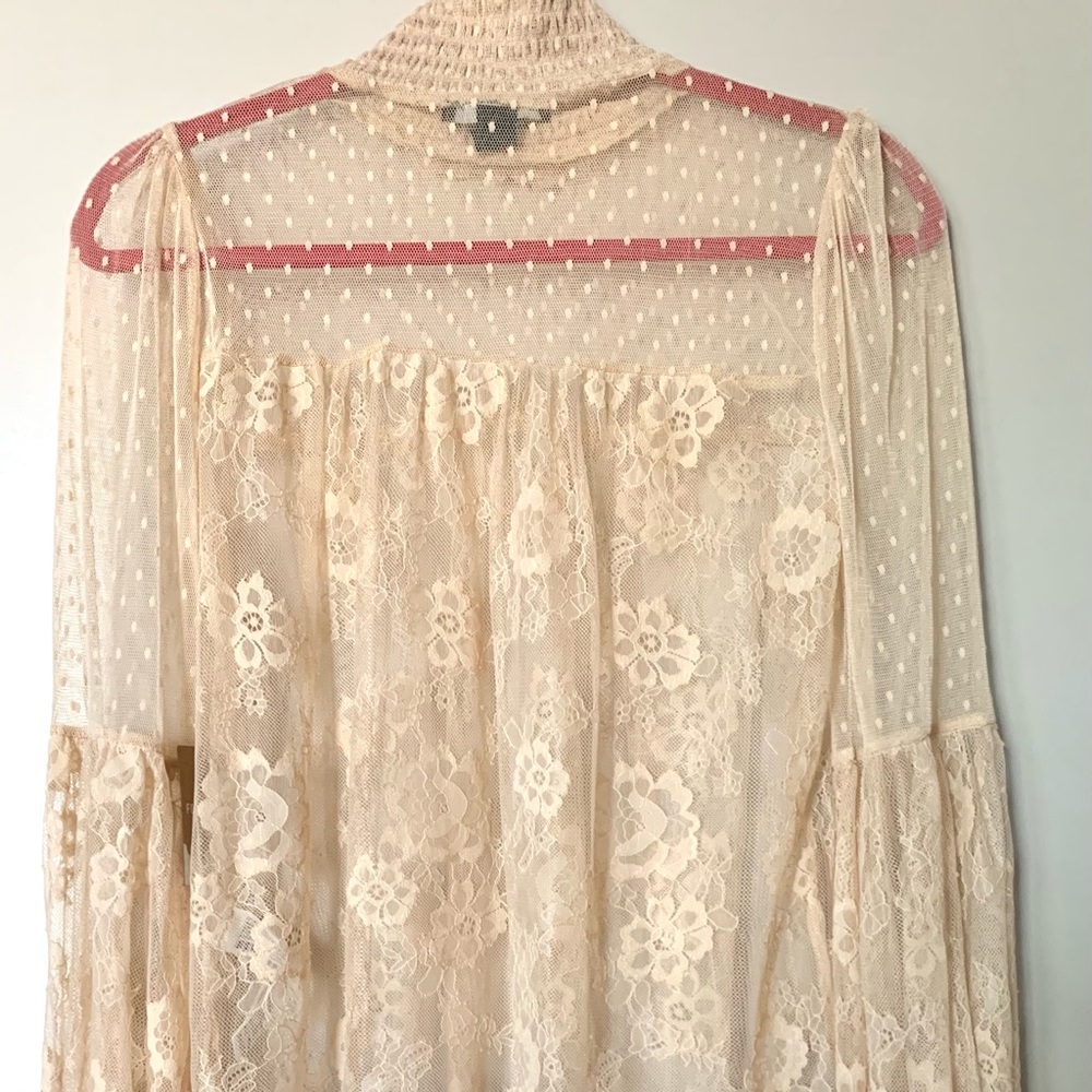 F21 cream lace blouse - Picture 4 of 7